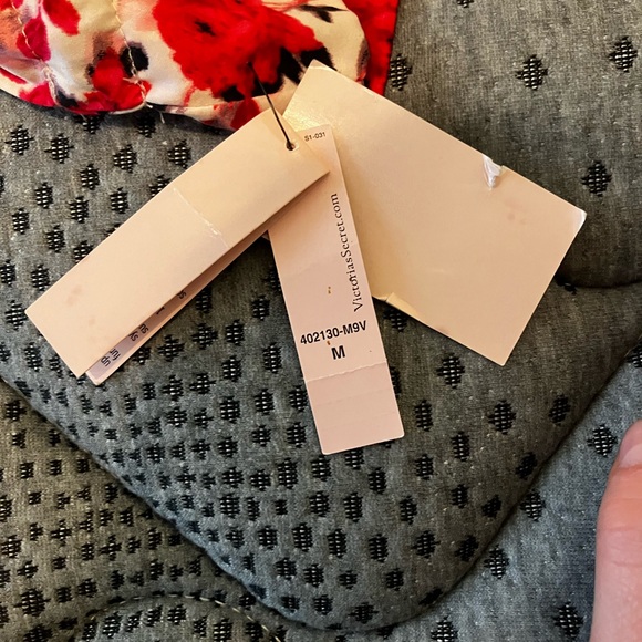 Brad new Victoria secret slippers - Picture 3 of 4